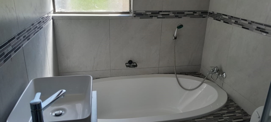 To Let 3 Bedroom Property for Rent in Northcrest Eastern Cape